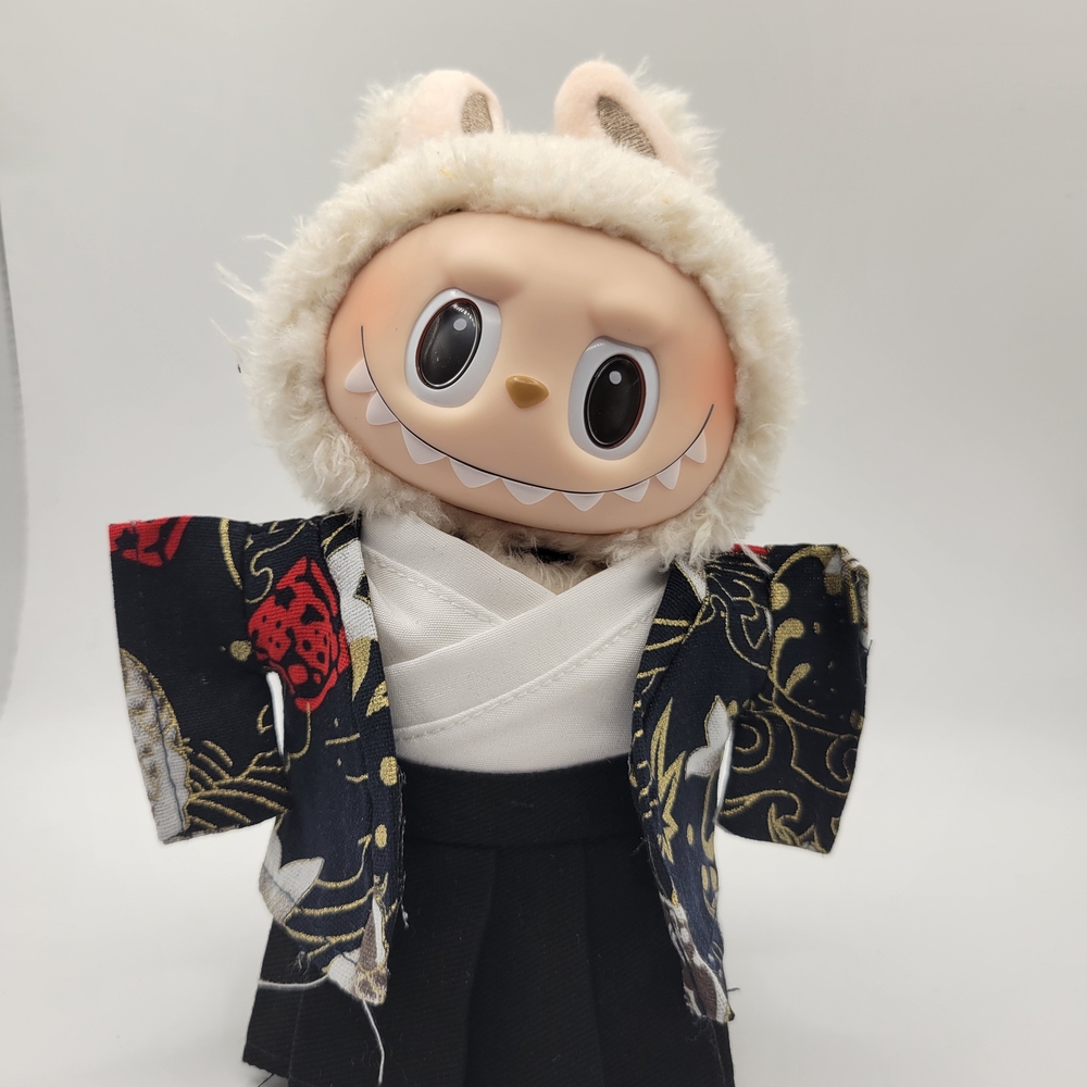 Black And Gold Kimono For 17cm Dolls. No Doll Included.